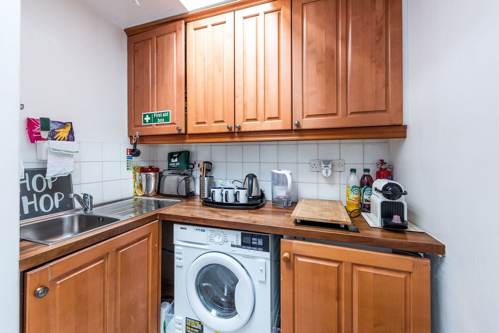 Property photo 2 of 4