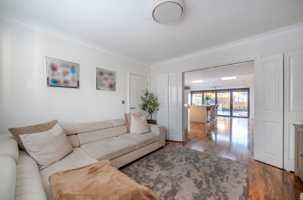 Property photo 2 of 19 1404556-11-6979E0...