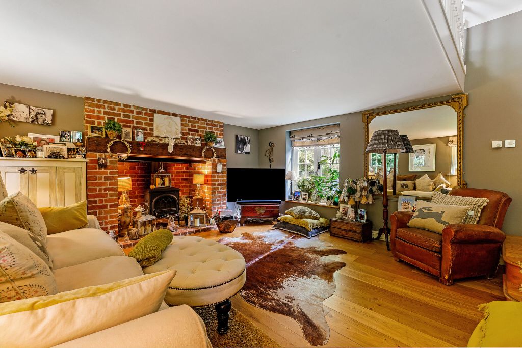 Property photo 3 of 39