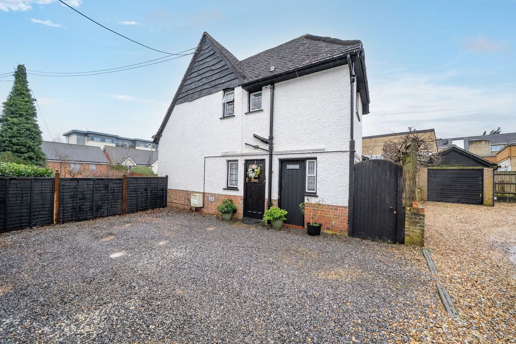 Property photo 2 of 31