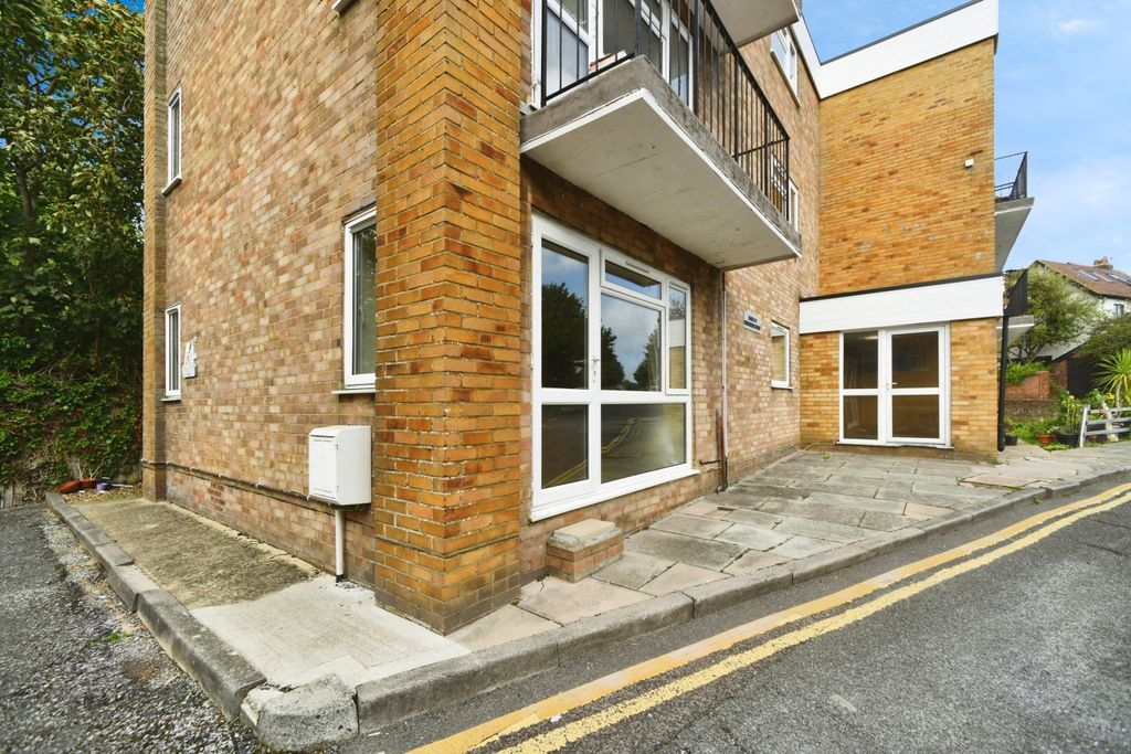 Property photo 2 of 13