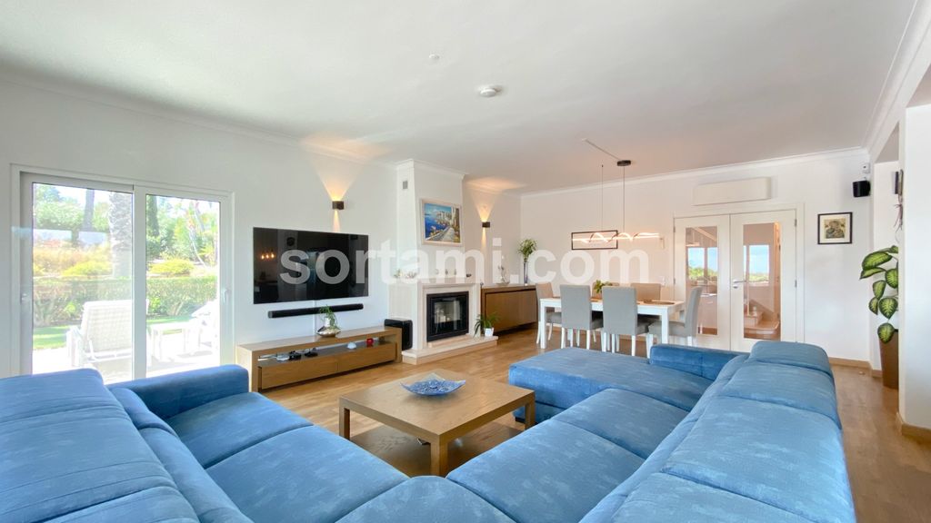 Property photo 3 of 52