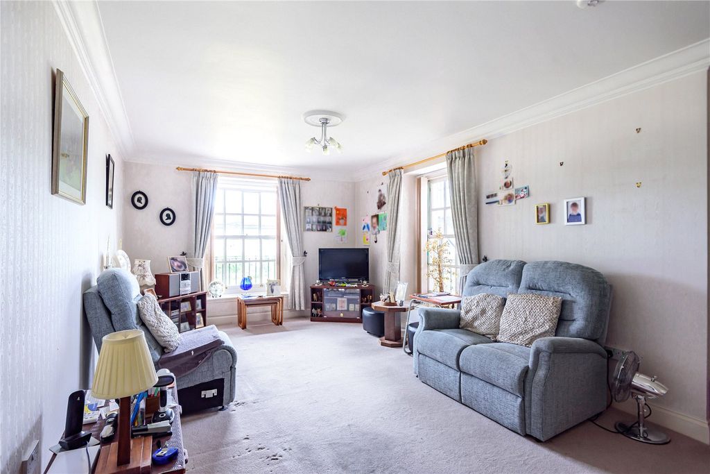 Property photo 3 of 11 Picture No. 12