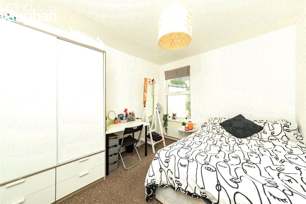 Property photo 2 of 12 Picture No. 48