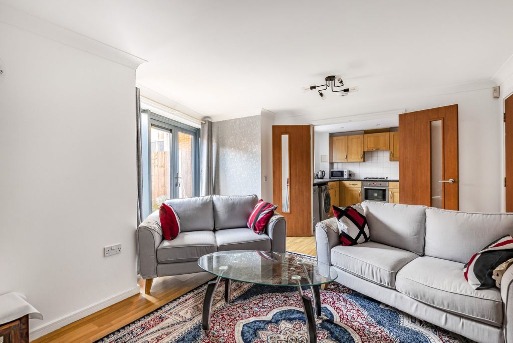 Property photo 2 of 10