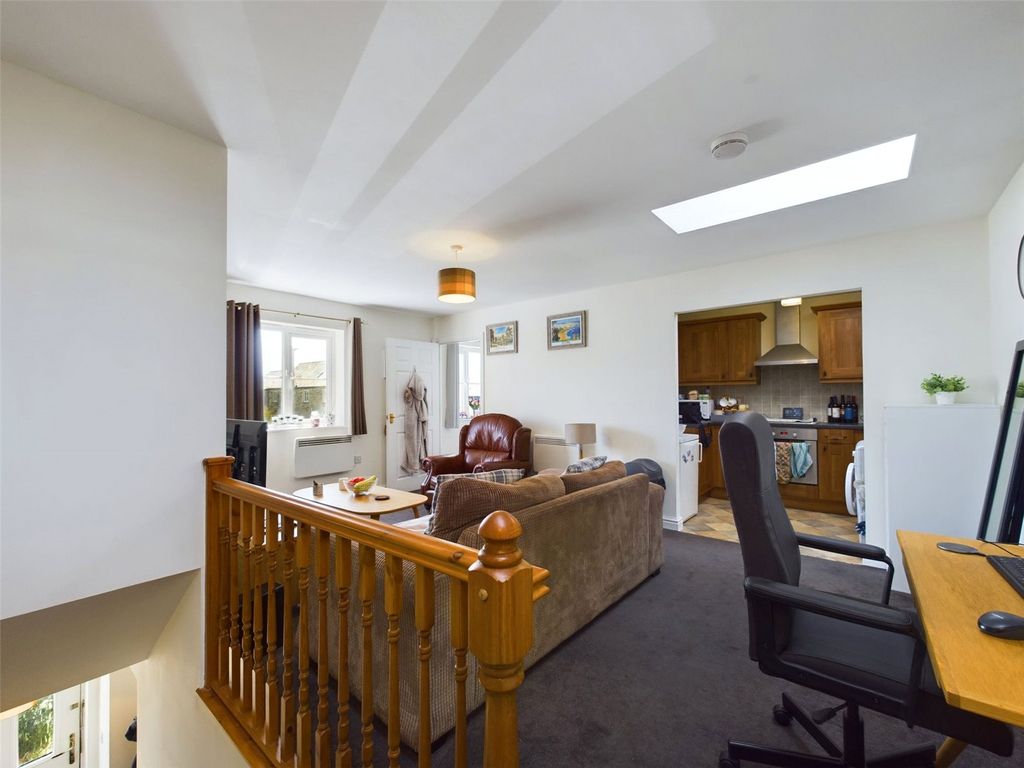 Property photo 3 of 12 Picture No. 25