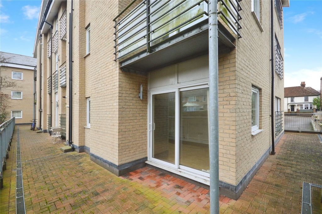 Property photo 1 of 16 Picture No. 18