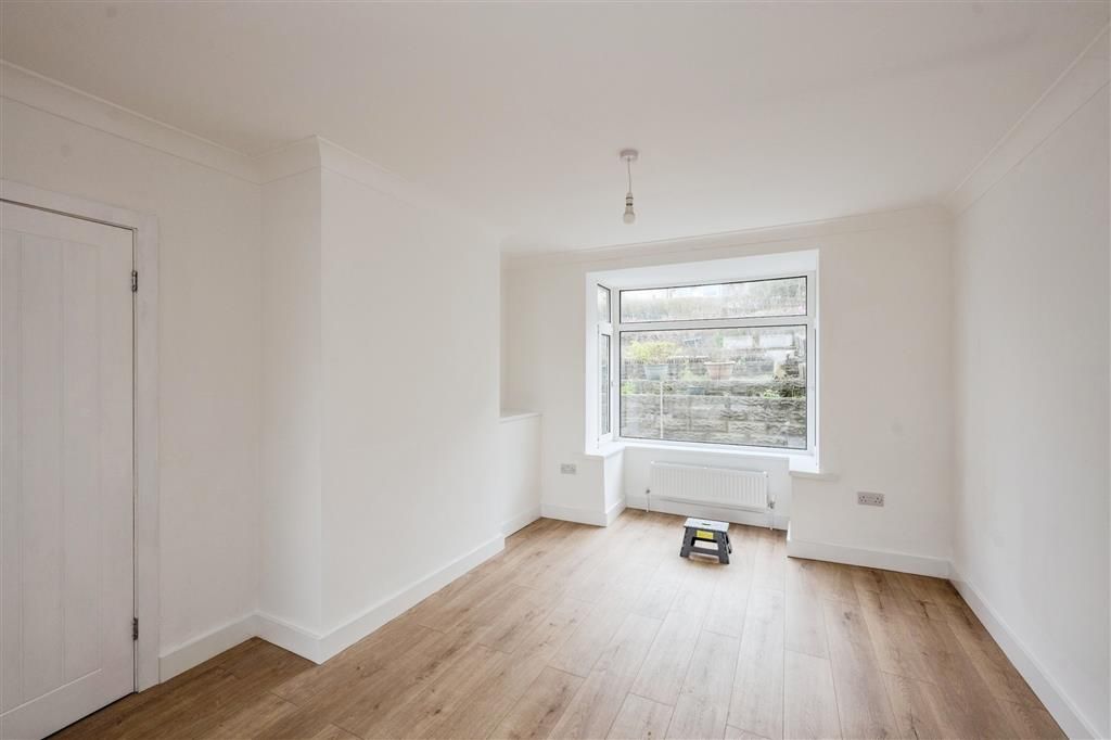 Property photo 3 of 19 Balcony