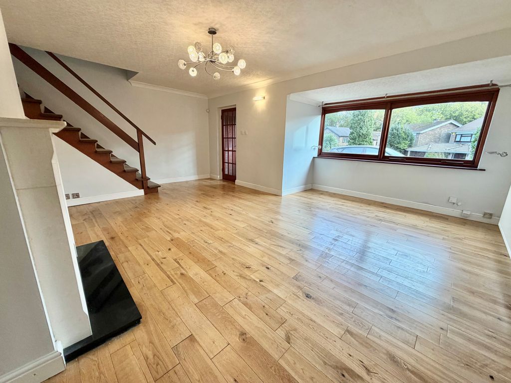 Property photo 3 of 21 Image