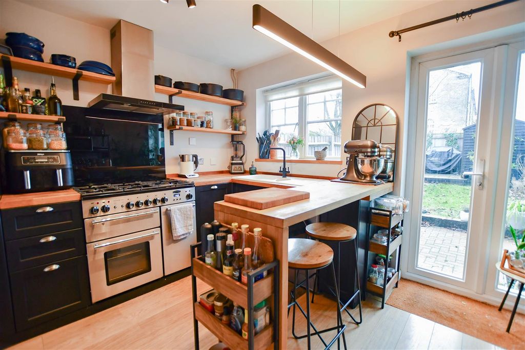 Property photo 2 of 13 Dsc_1910-1-2.Jpg