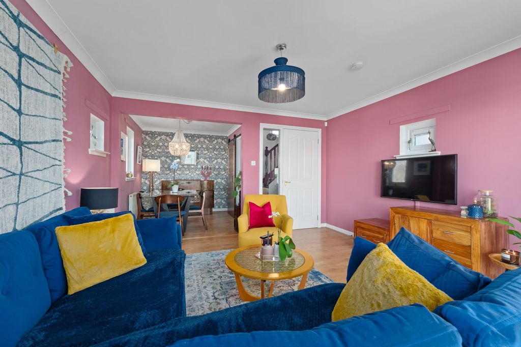 Property photo 3 of 34