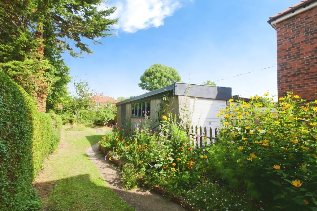 Property photo 2 of 15