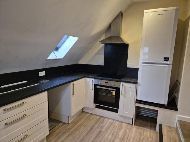 Property photo 1 of 10 Kitchen