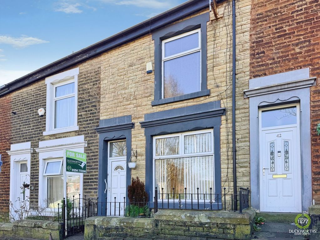 Property photo 1 of 17