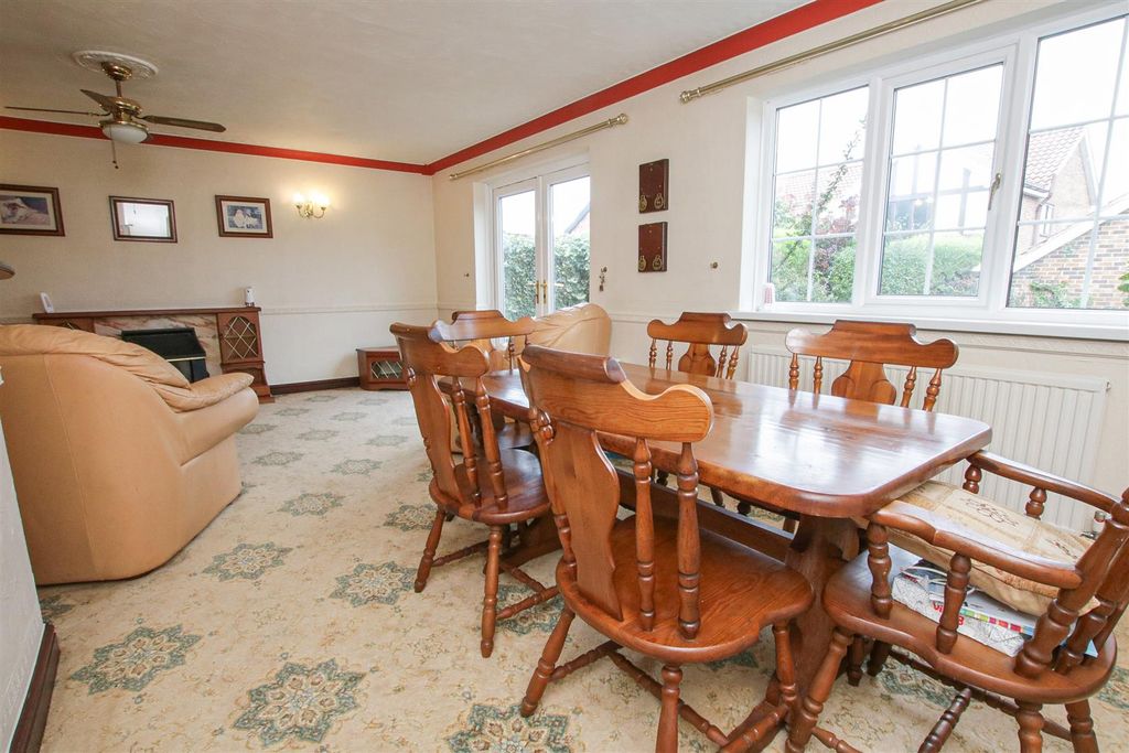 Property photo 3 of 13 Open Plan Lounge/Dining Area