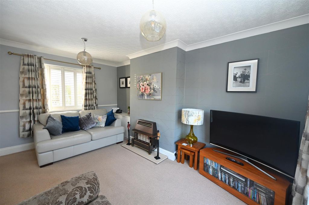 Property photo 2 of 19 Living Room1.Jpg