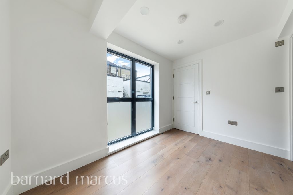 Property photo 2 of 8 Living Room