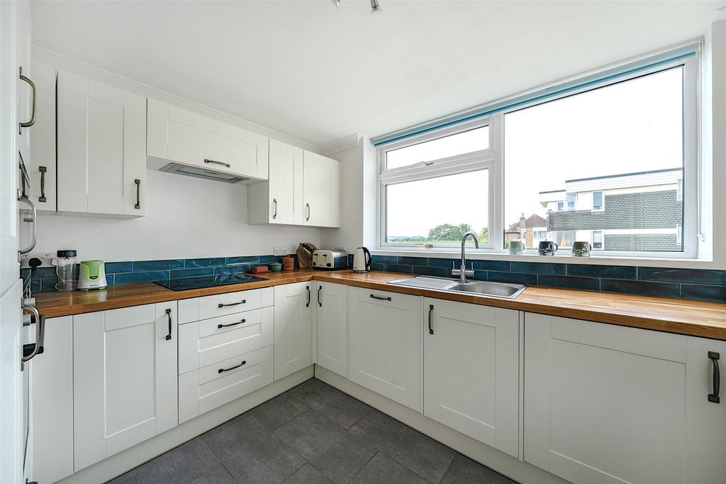 Property photo 2 of 16 Picture No. 01