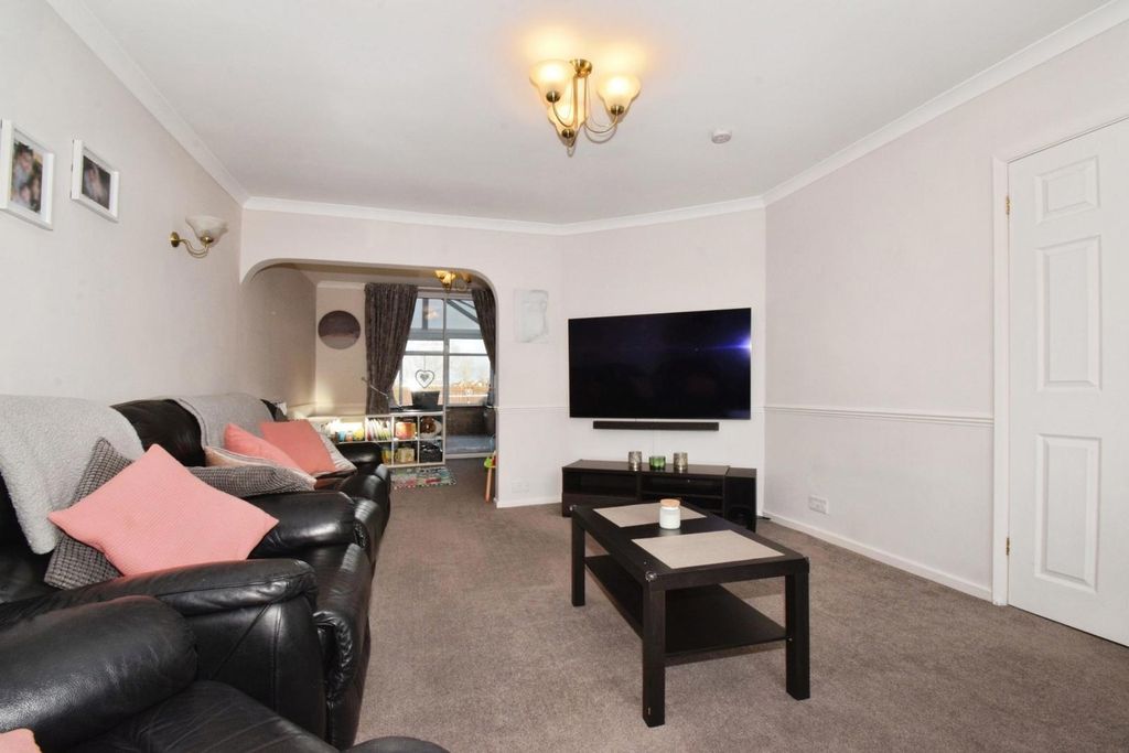 Property photo 3 of 20 Pbox-Img.Jpg