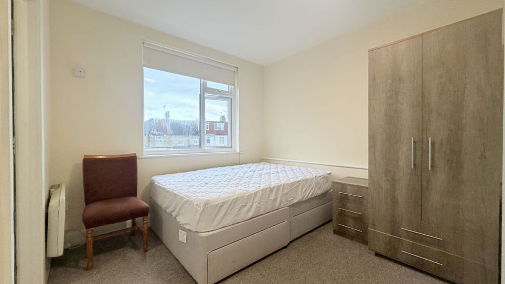 Property photo 3 of 7 Photo 5