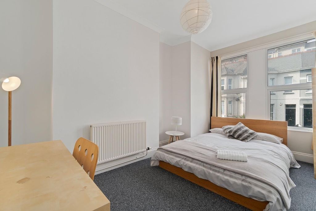 Property photo 3 of 6 46 Ashford Bedroom 3.Jpg