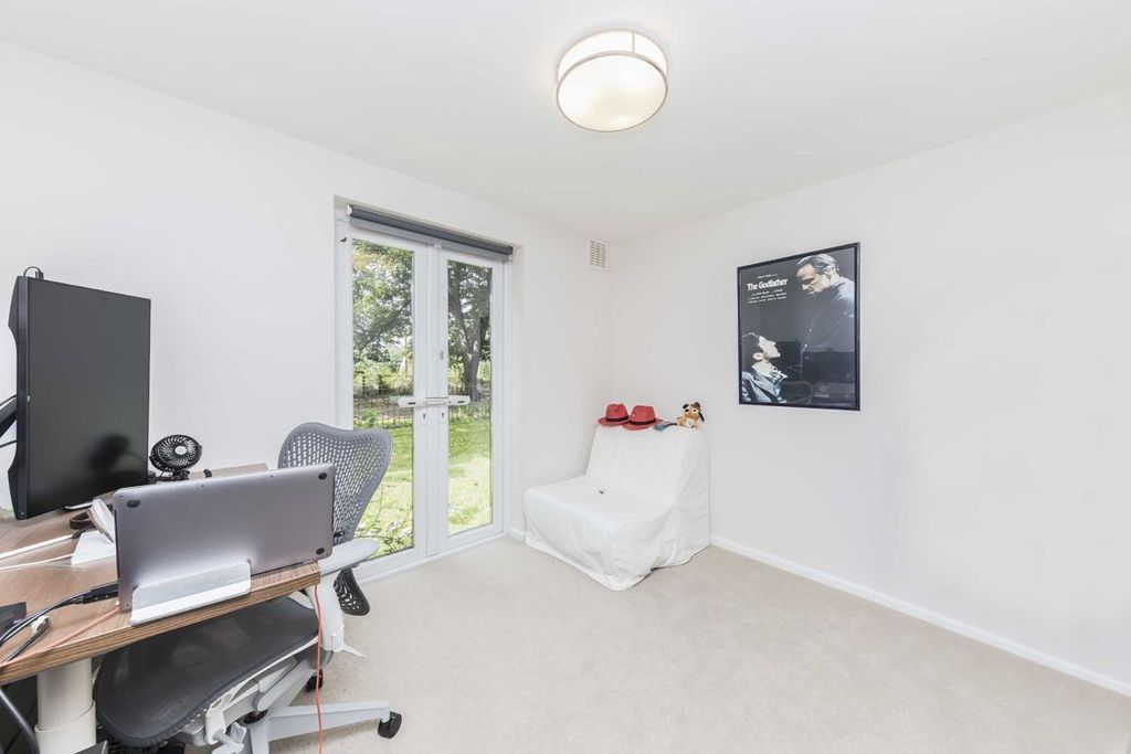 Property photo 3 of 5