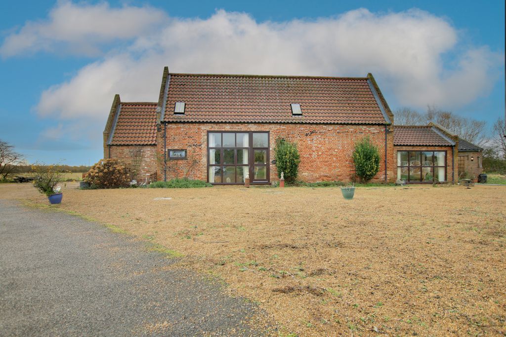 Property photo 2 of 35