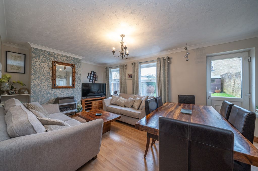 Property photo 2 of 15 2-Lancaster-Road-01588