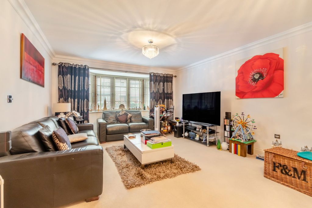 Property photo 2 of 29