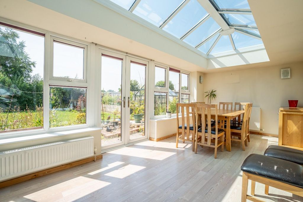 Property photo 3 of 16 Sun Room