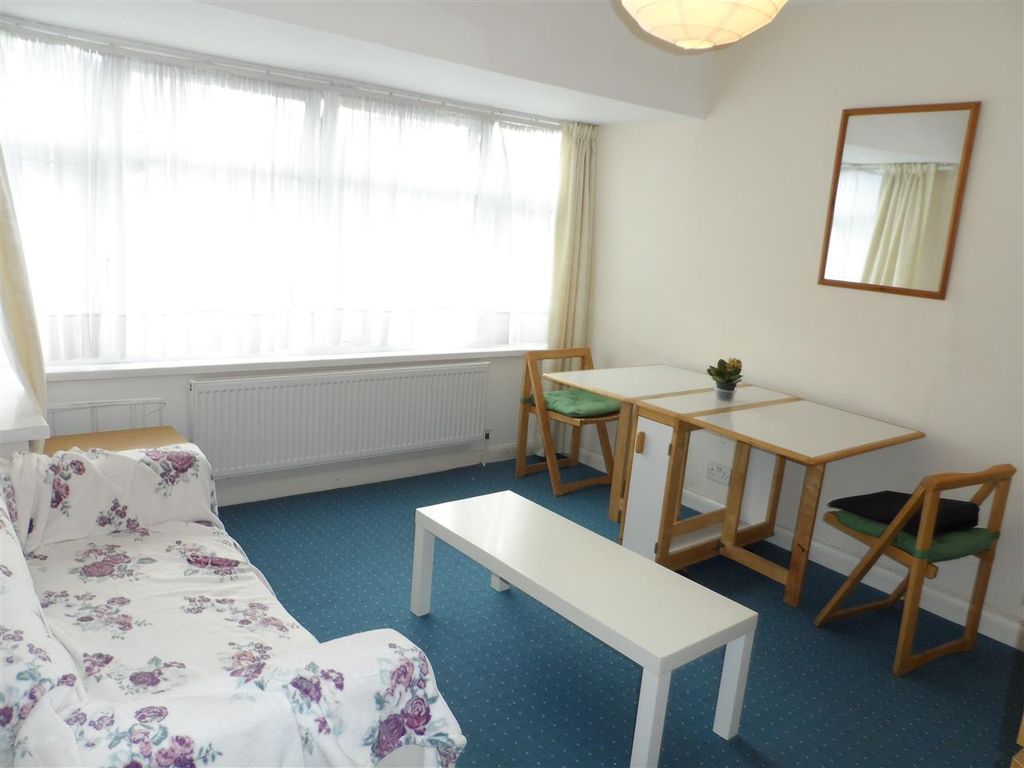 Property photo 2 of 10 Address: