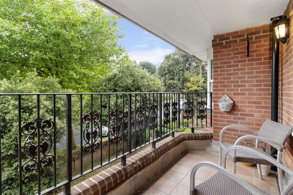 Property photo 3 of 21 Balcony