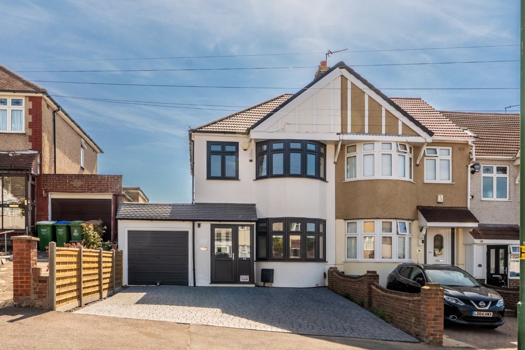 Property photo 1 of 15 4224311