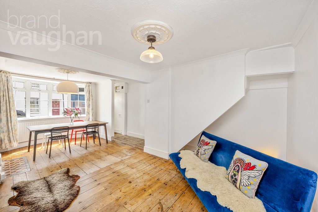 Property photo 2 of 25 Picture No. 17