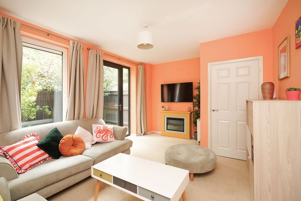 Property photo 2 of 24