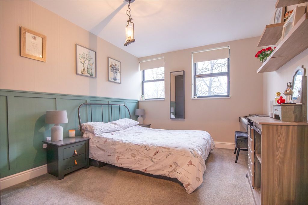 Property photo 2 of 11 Picture No. 14