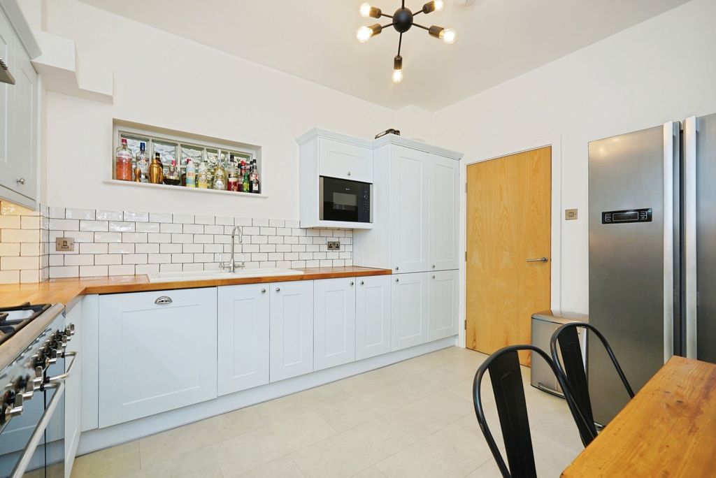 Property photo 3 of 29 Pbox-Img.Jpg