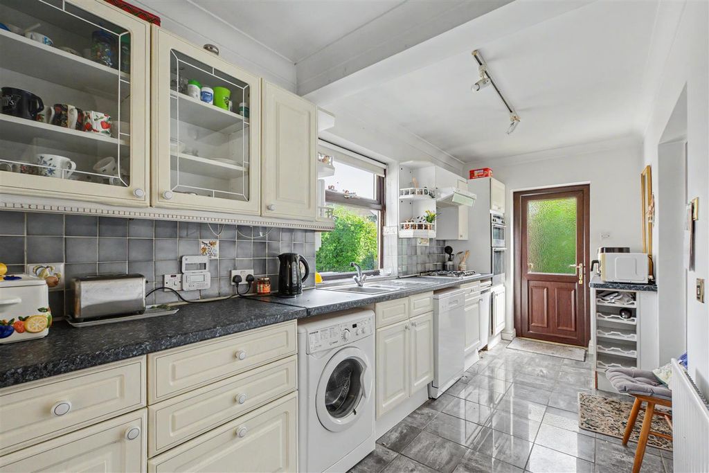 Property photo 3 of 31 Kitchen_2.Jpeg