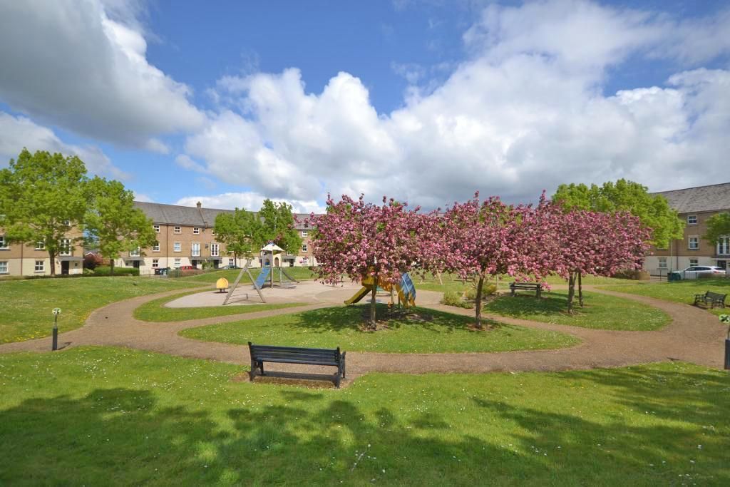 Property photo 2 of 26 Linear Park