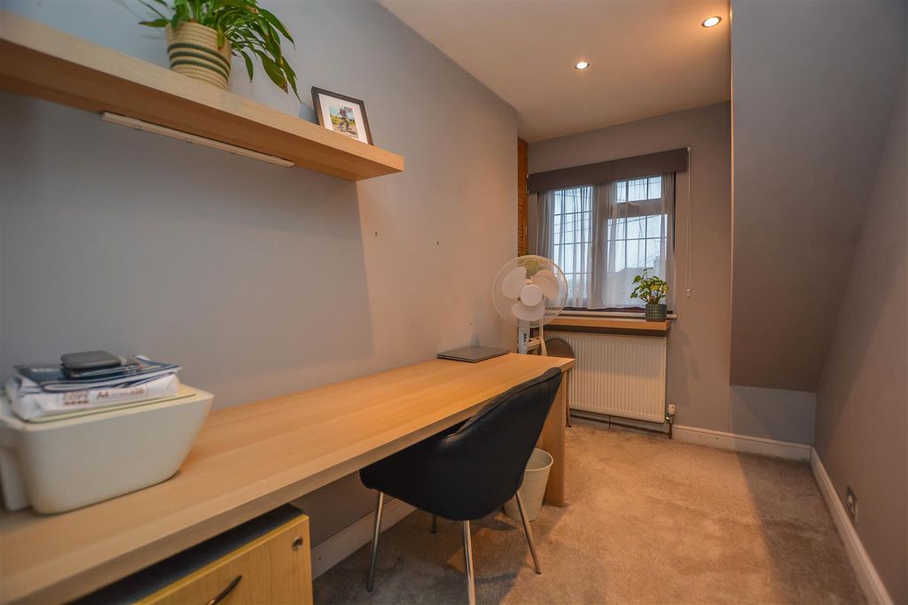 Additional image 11 of 3 bed detached house for saleOrchard Lane, Pilgrims Hatch, Brentwood CM15