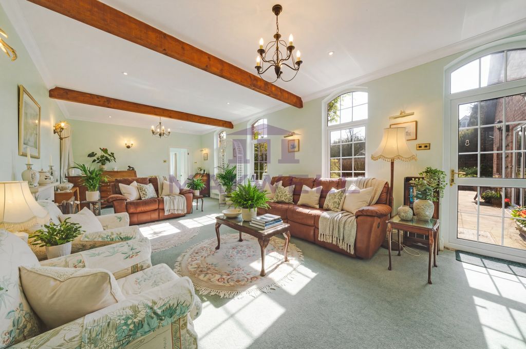 Property photo 2 of 22