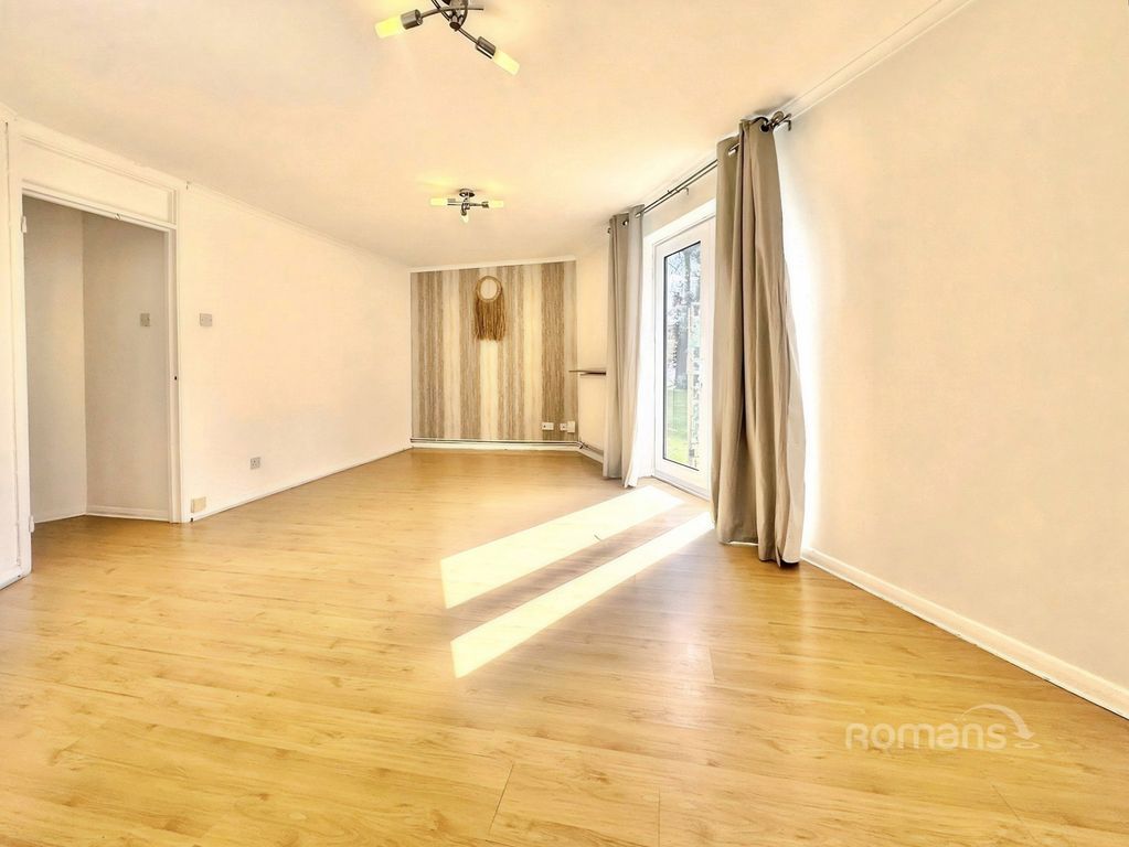Property photo 3 of 8 Pbox-Img.Jpg