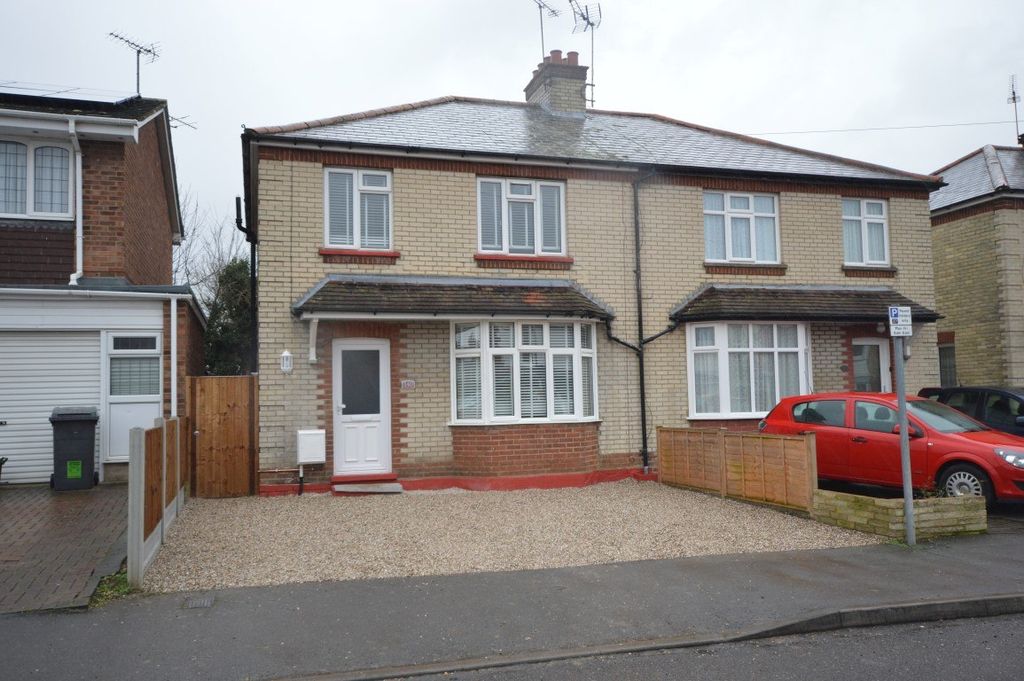 Property photo 1 of 10 Swiss Avenue, Chelmsford, Essex, CM1 2Af