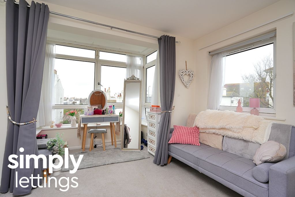 Property photo 3 of 8 Photo 2