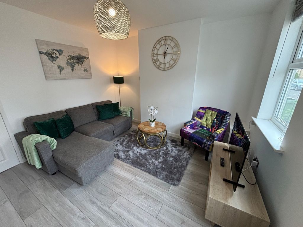 Property photo 1 of 7 Photo 2