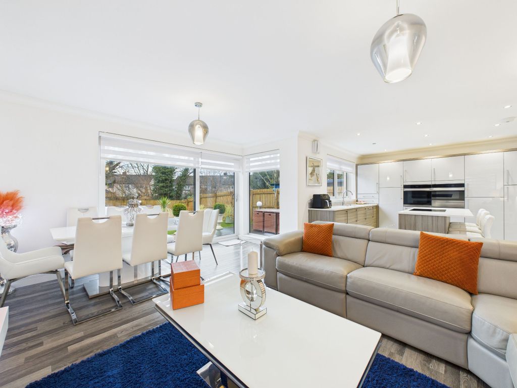 Property photo 2 of 33