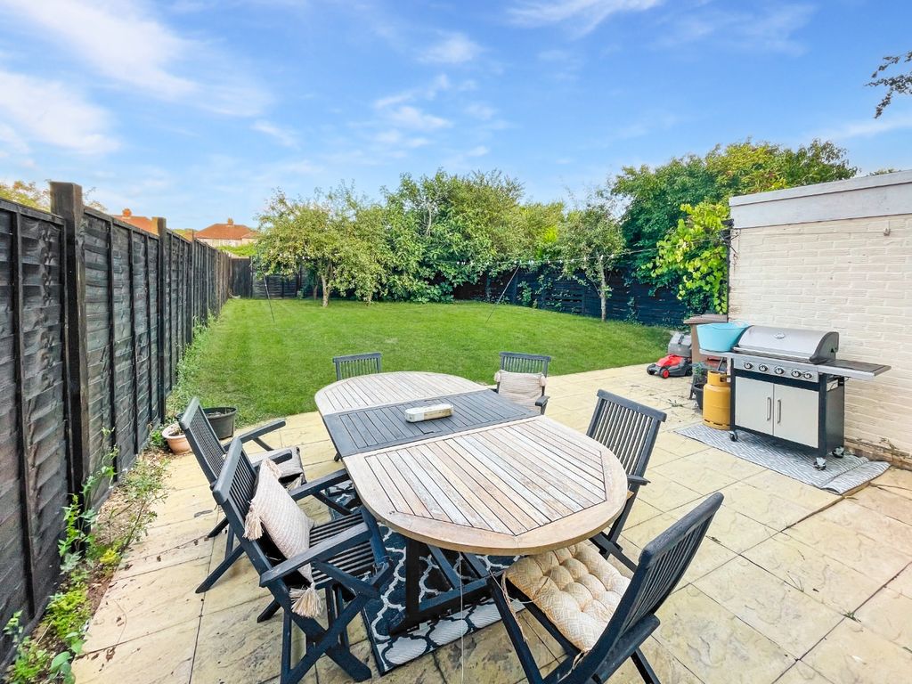 Property photo 2 of 10 4434001