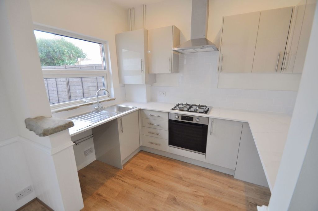 Property photo 3 of 32