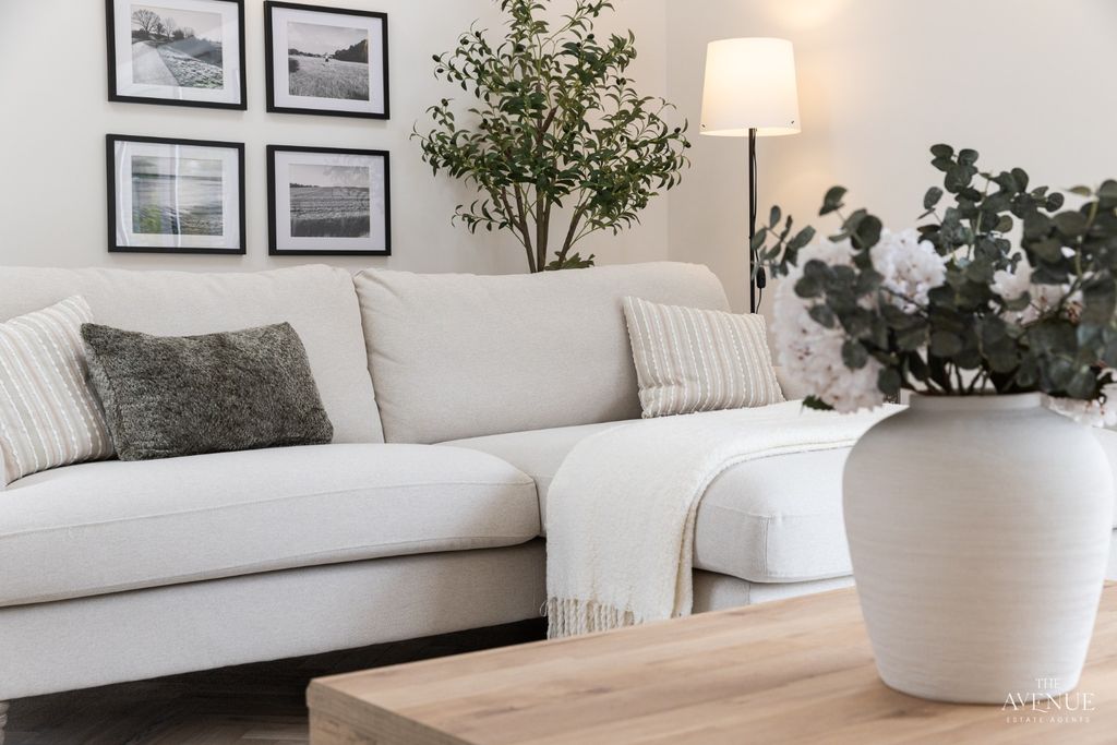 Property photo 3 of 37 4420326