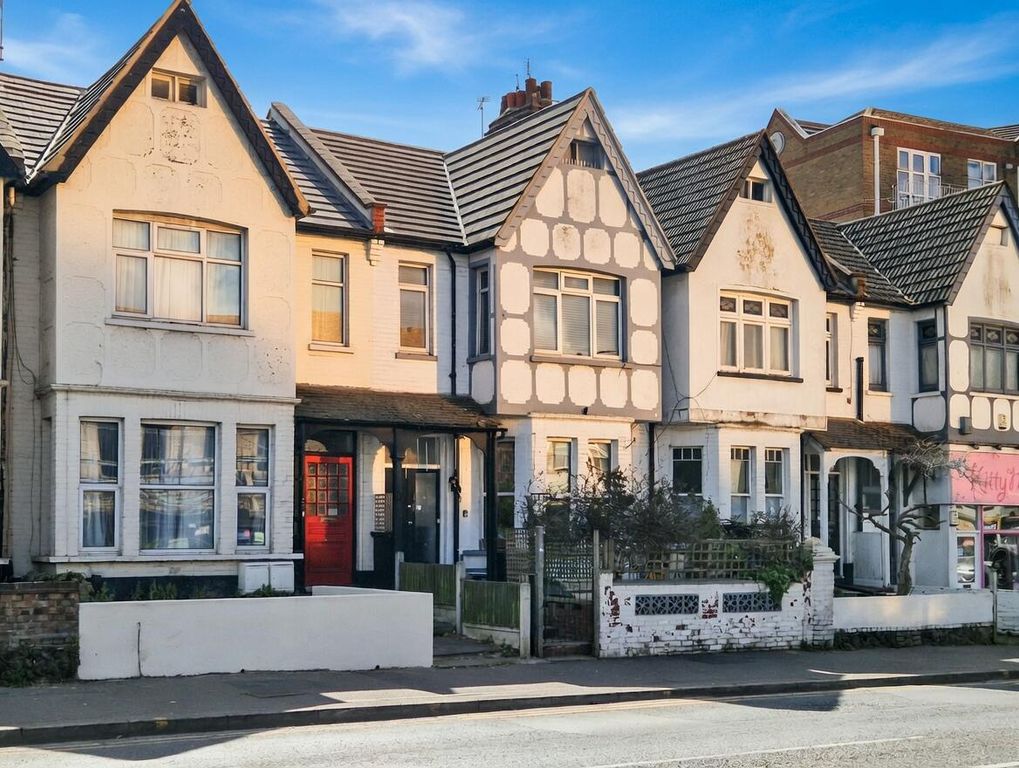 Property photo 2 of 12 Front (Exterior)